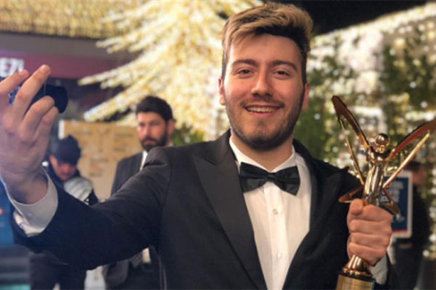 Enes Batur’un Altın Kelebek ödülü geri alındı!