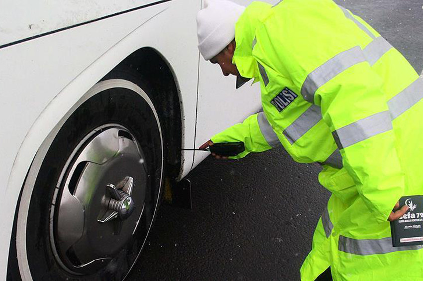 Şoförlere kış lastiği cezası uyarısı
