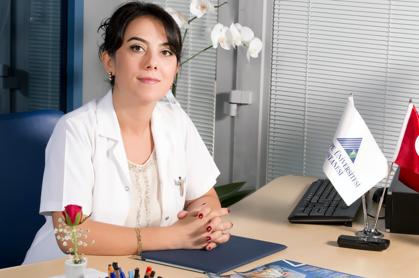 Yeni yıla evde girecekler için altın öneriler;