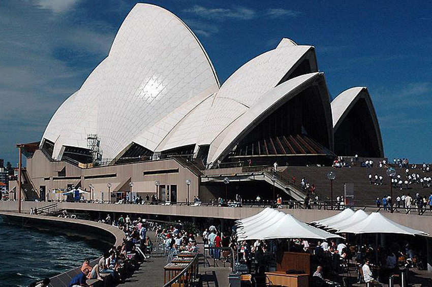 Avustralya’da deniz uçağı düştü