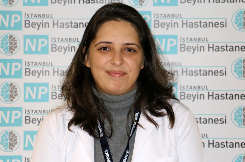 Bir insan nasıl kediye yumruk atar?