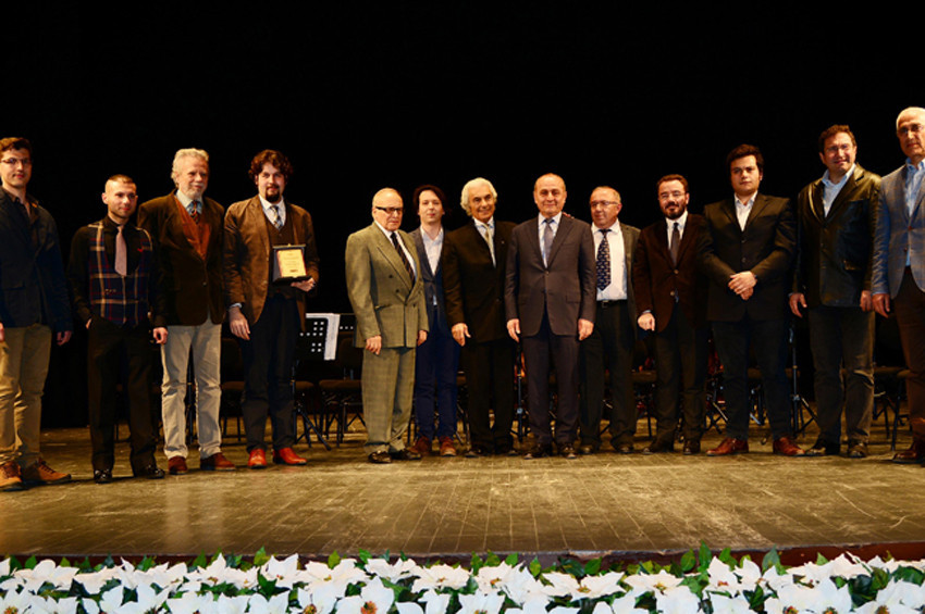 2017nin ödüllü besteleri albümleşti