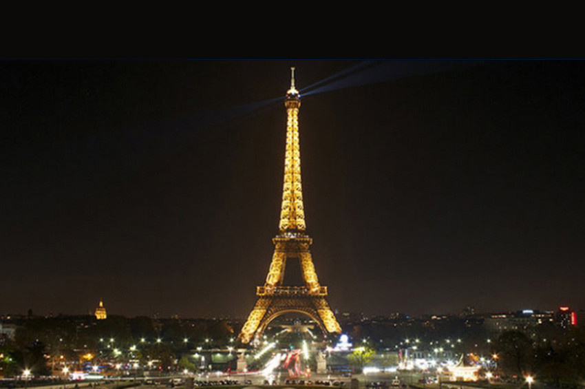 Eyfel kulesi 10 Ekime kadar ışıksız kalacak
