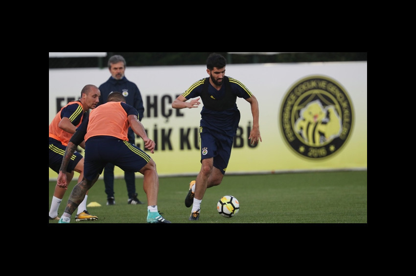 Luis Neto, Fenerbahçe ilk antrenmanına çıktı.