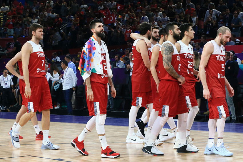 12 Dev Adam İspanyaya yenilerek, elendi