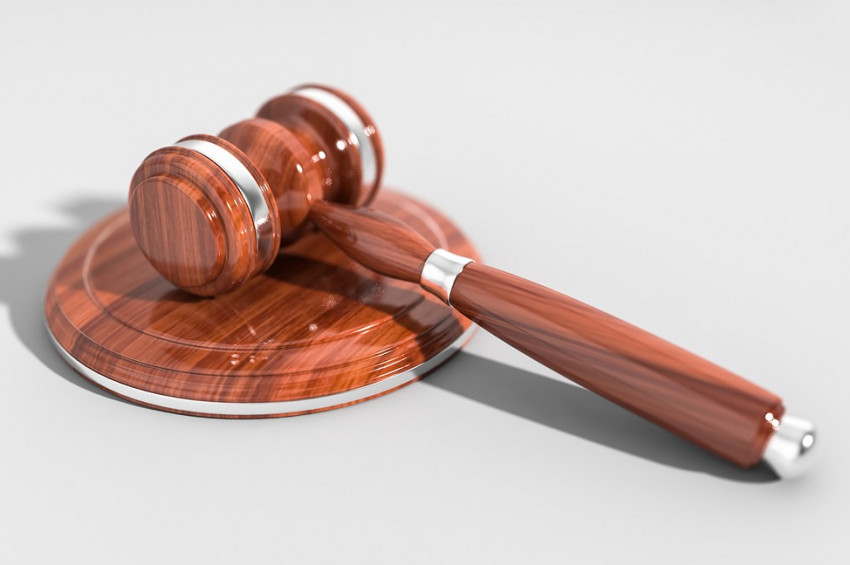 Tarihi sikke kaçıran Filipinli çifte hapis cezası