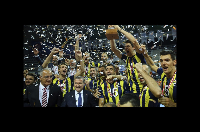 Voleybolda Fenerbahçe, 3. kez kupayı müzesine götürdü