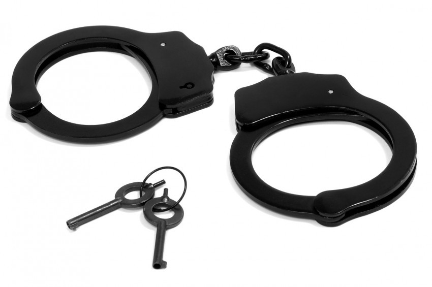 Atatürk heykelini ormana atttığı sanılan 3 zanlı yakalandı