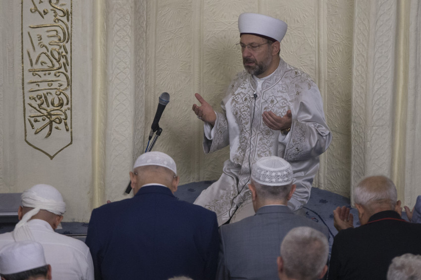 Diyanet İşleri Başkanı Erbaştan dürüstlük uyarıları
