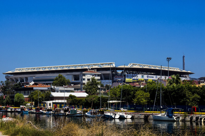 Beşiktaş ve Galatasaray Kadıköyde Fenerbahçeyi yenemiyor