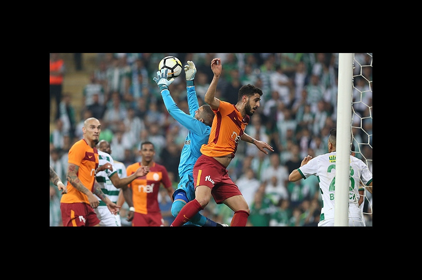 Galatasaray, Bursasporu ikinci yarıda yıktı: 2-1