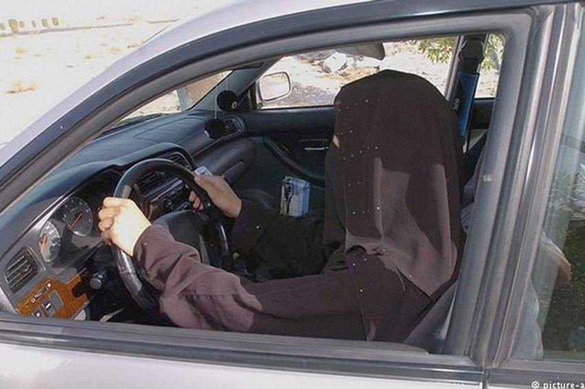 Suudi Arabistanlı kadınlara araç kullanma izni verilecek