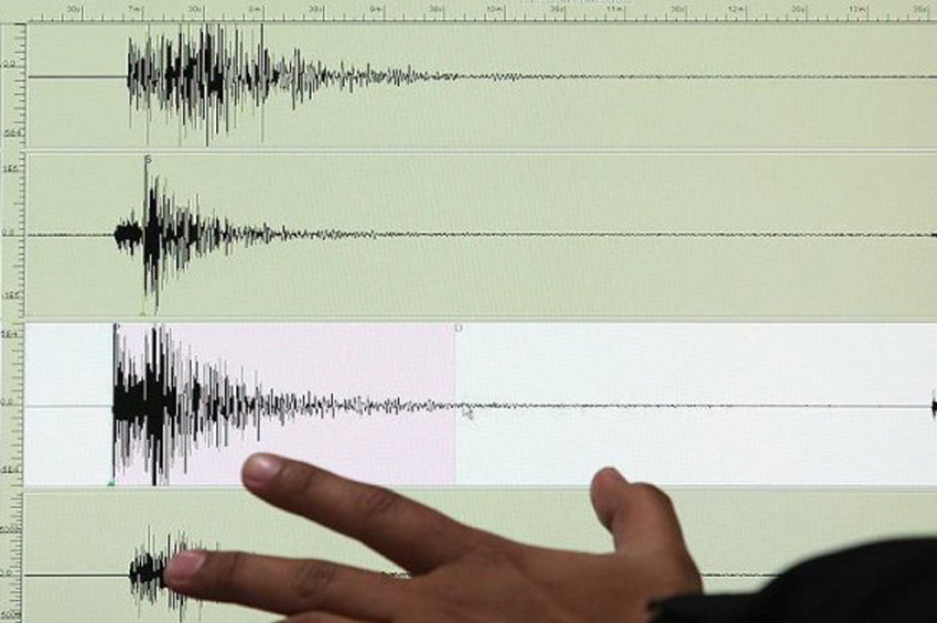 Antalyada  4.4 büyüklüğünde deprem oldu