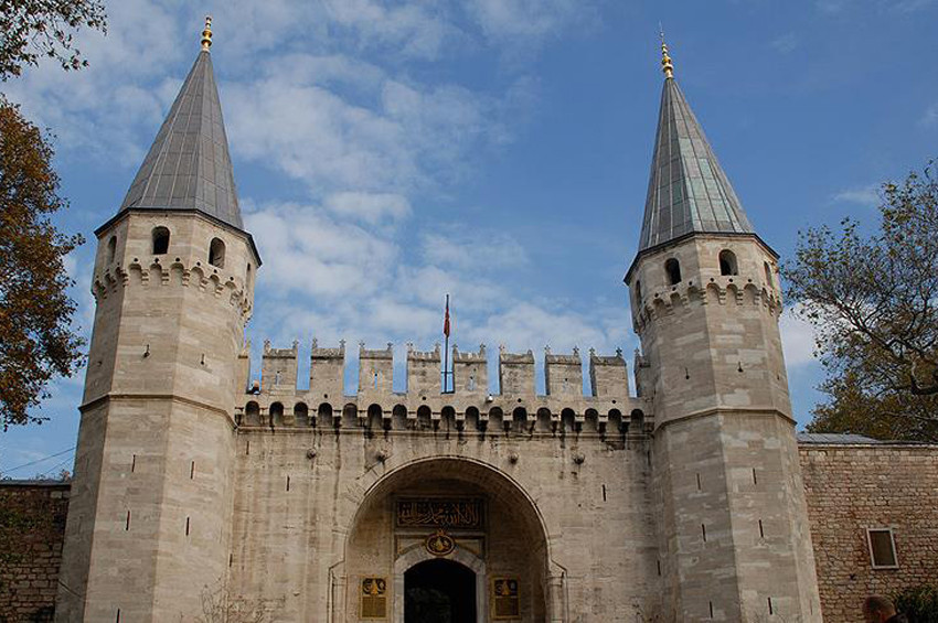 Topkapı Sarayı ve Aya İriniyi 2 milyon kişi gezdi