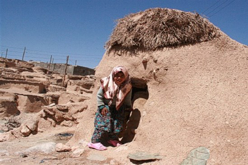 İranda bir metrelik insanların yaşadığı köy