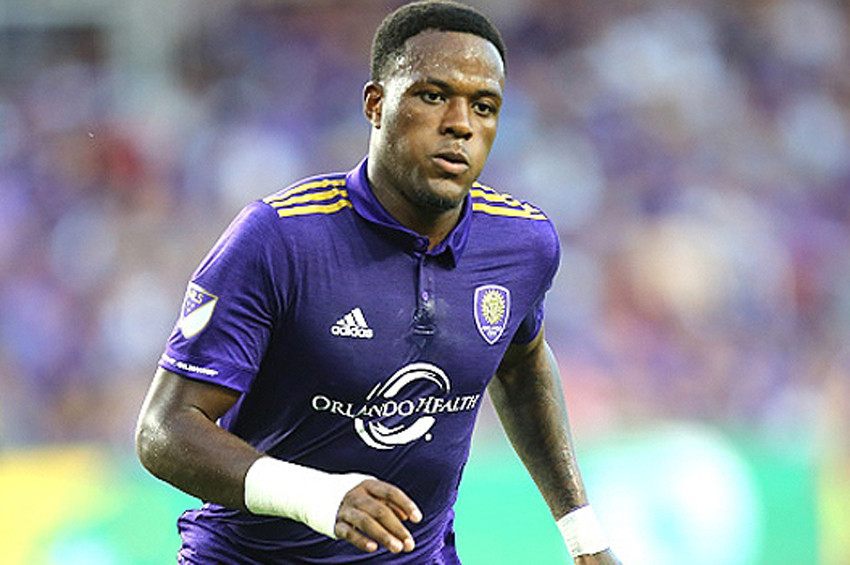 Beşiktaşın yeni forveti Cyle Larin geldi