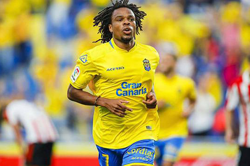 Trabzonspordan Galatasaraya Loic Remy çalımı