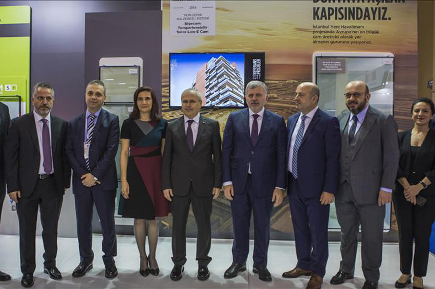 Şişecam Düzcam ürünlerini ENIPE Fuarında tanıttı