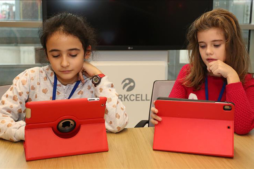 Turkcellin Çocukları Geleceği Yazıyor