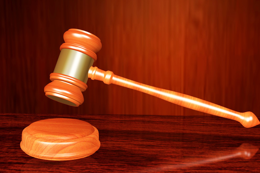 İtalyada başörtülü avukat mahkemeden çıkarıldı