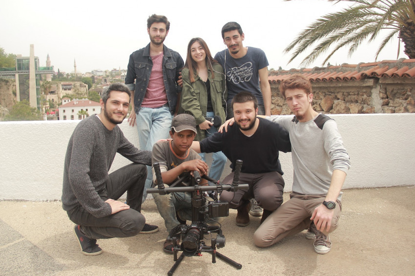 Üniversite öğrencilerinin Hekim filminin uluslararası başarı