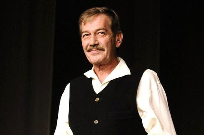 Ferhan Şensoy, evde ayağını kırdı