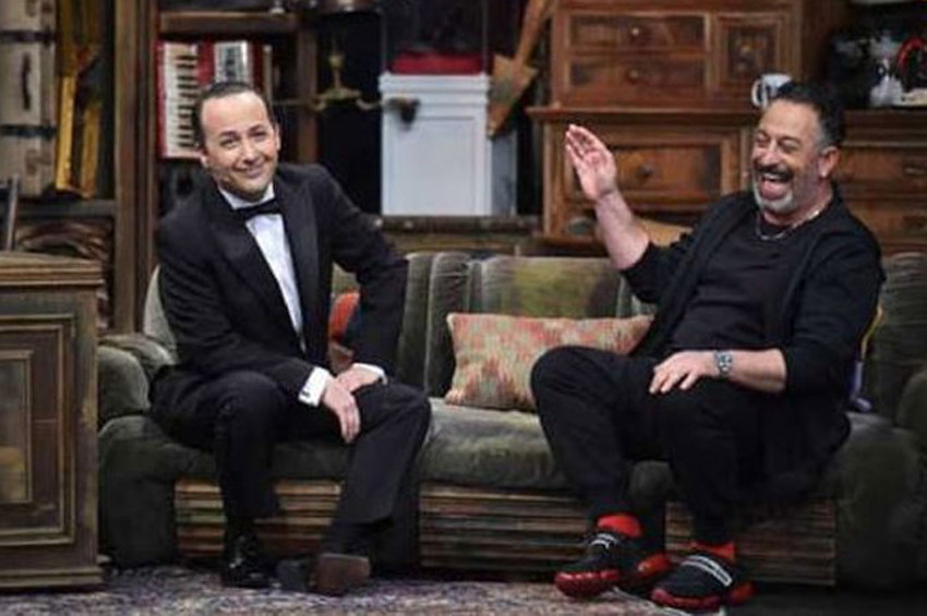 Cem Yılmazın ayakkabıları olay oldu