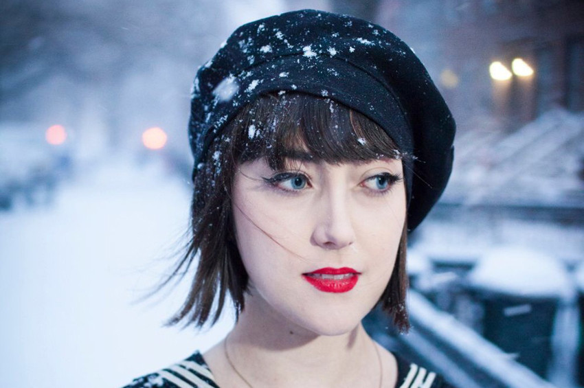 Hailey Tuck, 15 Şubatta İş Sanatta