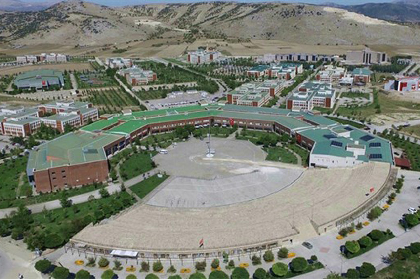 Sen misin doktora tezinde burçlara prim veren!