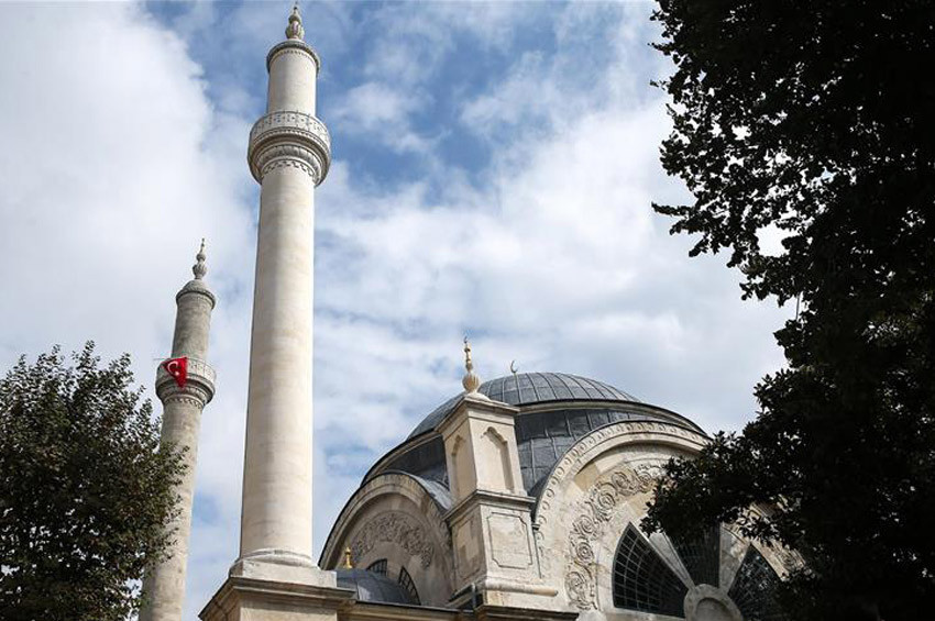 Restore edilen Cihangir Camisi yeniden ibadete açıldı