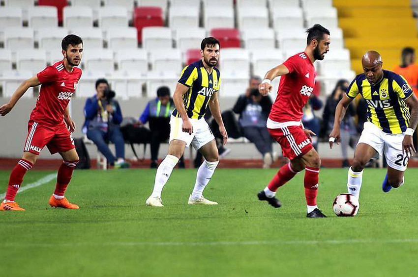 Demir Grup Sivasspor: 0 Fenerbahçe: 0