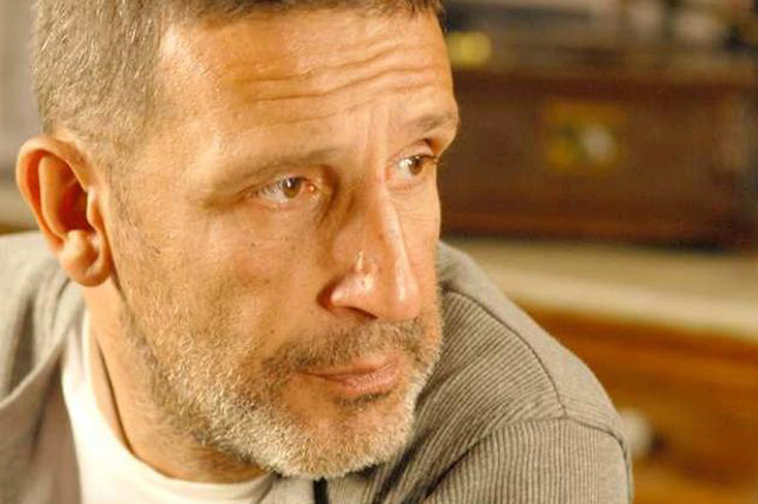 Oyuncu Cem Özer yoğun bakımda