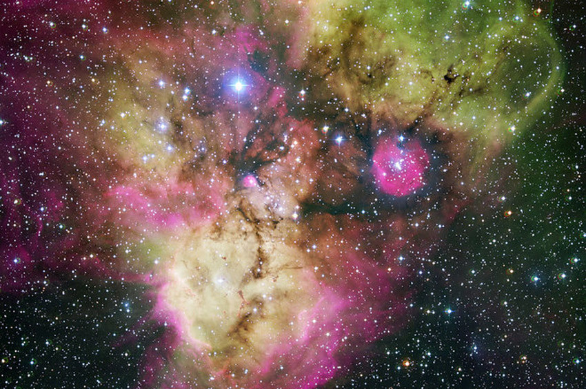 Uzayda kuru kafa şekilli nebula keşfedildi