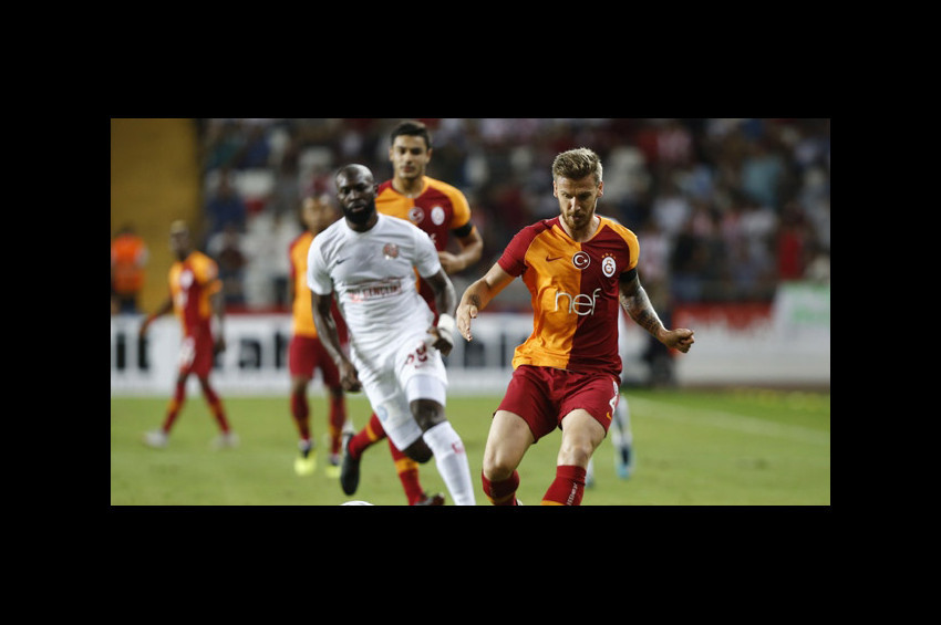 Galatasaray, Antalyadan 3 puanla döndü