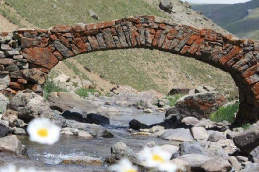 Gümüşhanede 300 yıllık tarihi köprü ortadan kayboldu