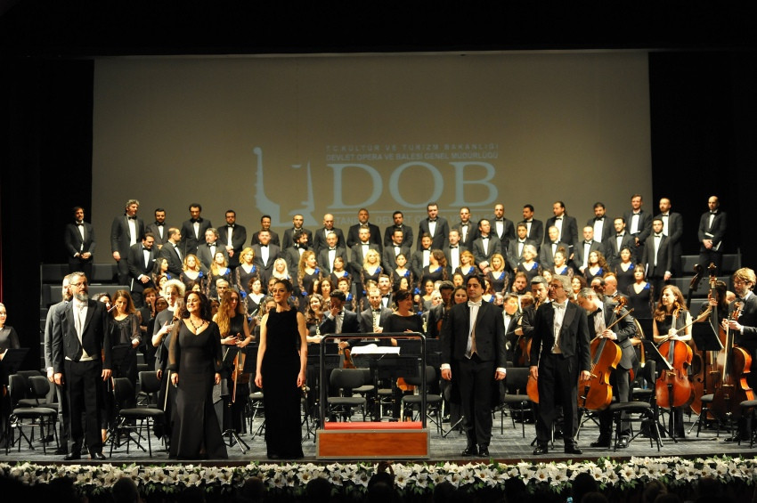 Meryem Anaya adanan en ünlü Oratoryo: Stabat Mater