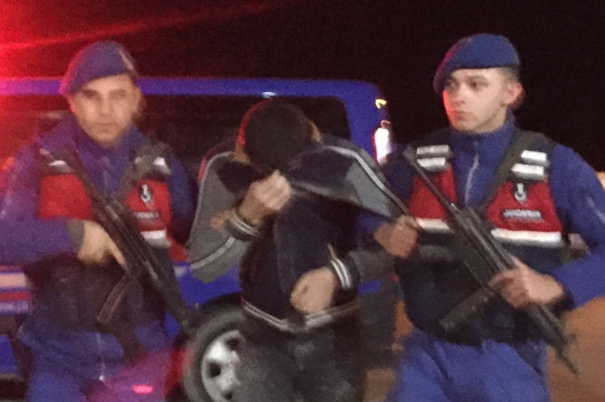 Manisada antik kentte kaçak kazı operasyonu