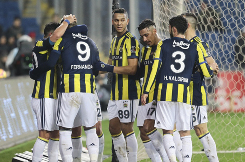 Fenerbahçe ligin zirvesine yaklaştı