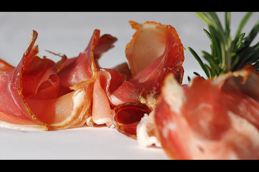 Fransada listerya bakterili jambon paniği