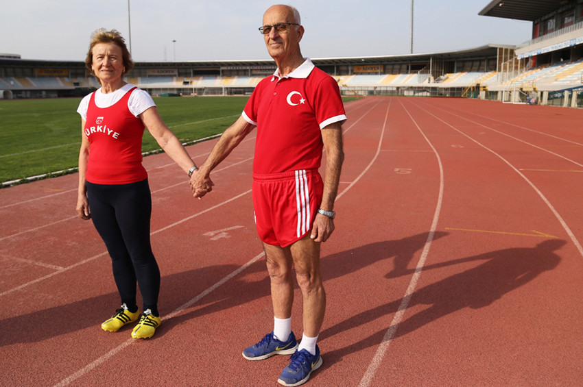 57 yıldır elele aşk ile koşuyorlar