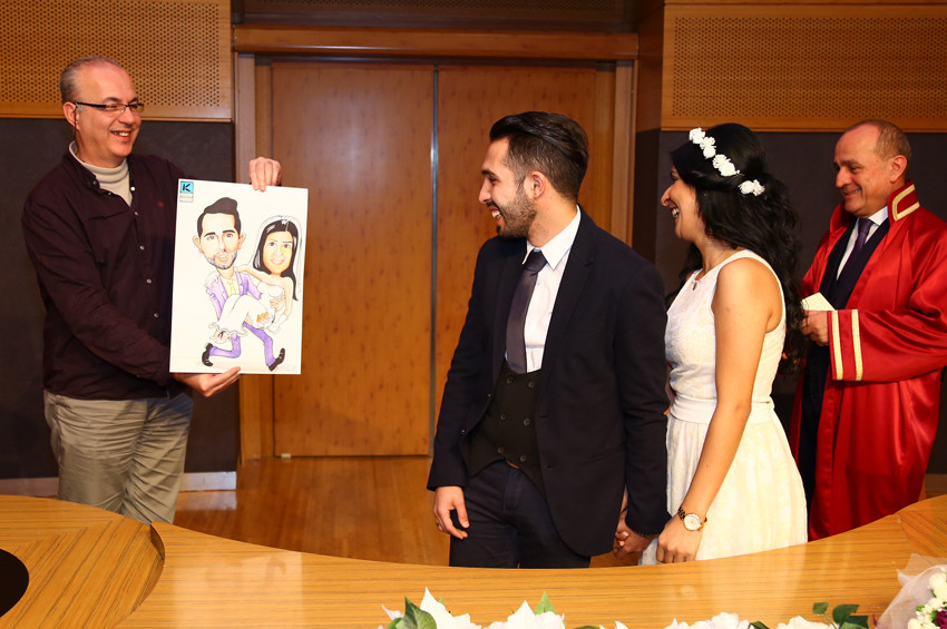 Kadıköy Belediyesinden karikatürlü sürpriz