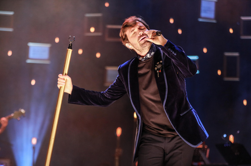 Yalın, TİM Show Center’da aşıklara seslendi