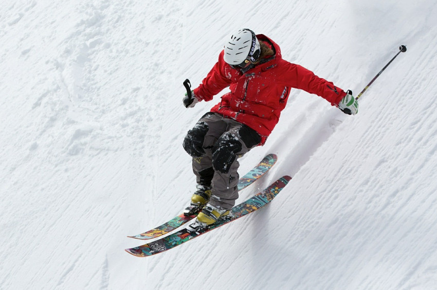 Ödünç aldığı kayak takımıyla şampiyon oldu