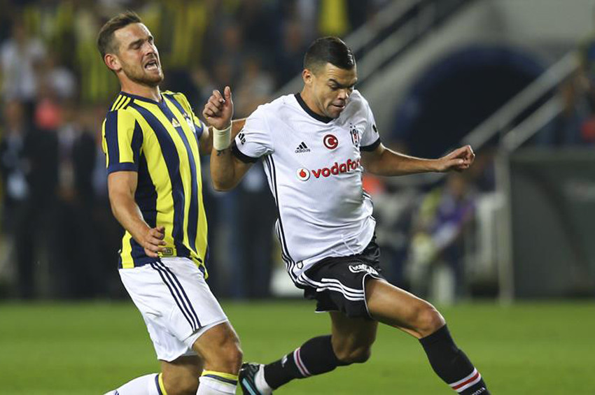 Beşiktaş - Fenerbahçe derbileri kırmızısız bitmiyor