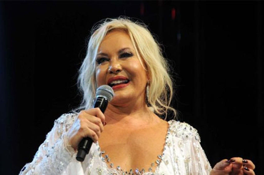 Sanatçı Emel Sayın sevenlerini korkuttu...