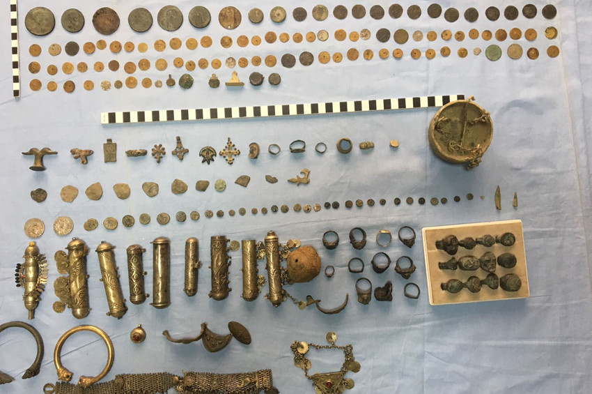 İzmirde tarihi eser operasyonu