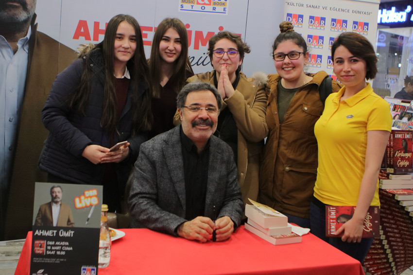 Ahmet Ümit, D&R okurları ile buluştu