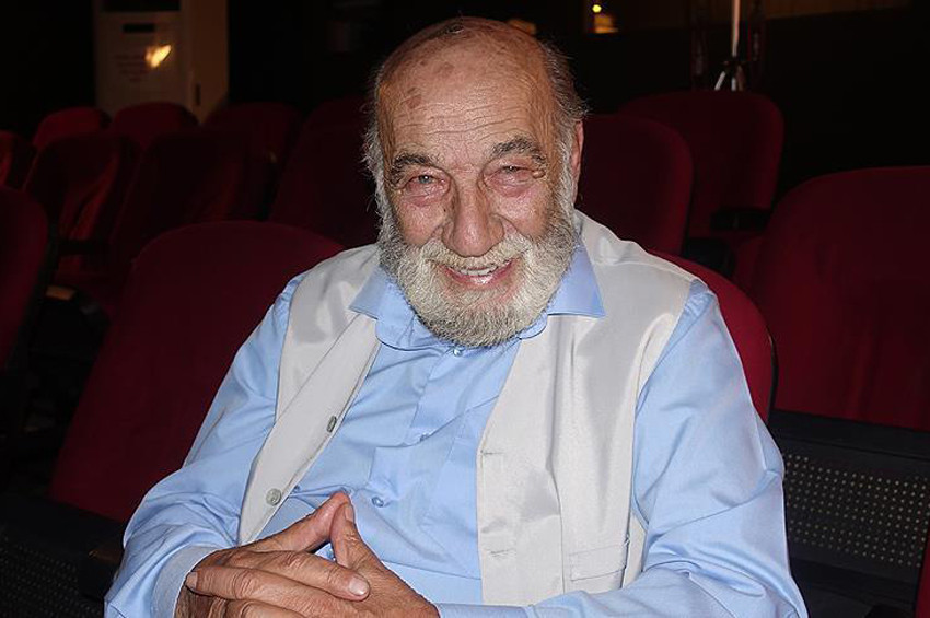 Sanatçısı Yılmaz Gruda: Tiyatro nutuk atmaz