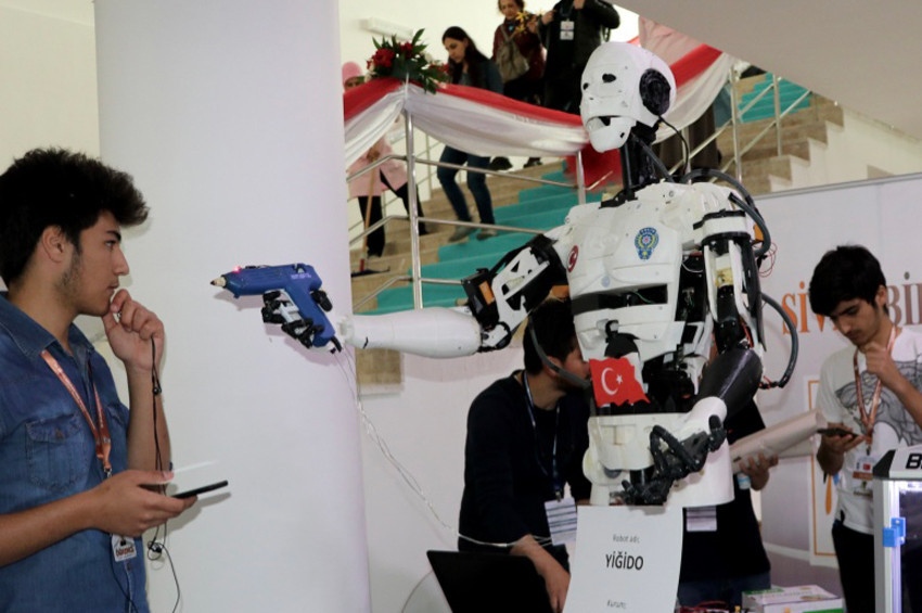 Sivaslı robot Yiğido, robopolis olarak tasarlandı