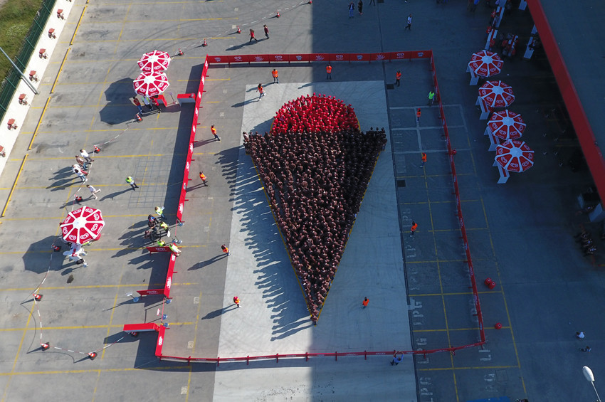 Algida En Büyük Dondurma Külahı Figürünü yaptı